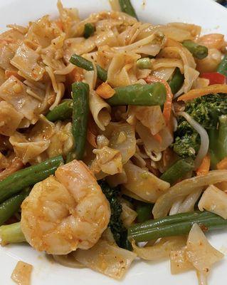 Drunken noodles with shrimp