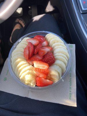 8th Ave Acai Bowl + strawberries