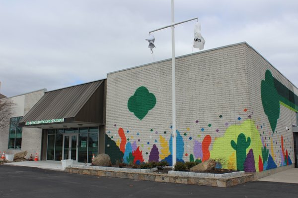 The outside of the GSSNE Headquarters has recently been updated with a new mural!