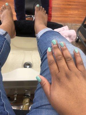 Mint Color. Mani & Pedi