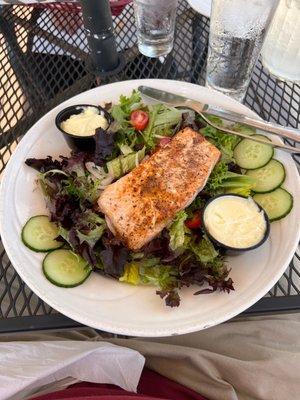 House salad with salmon