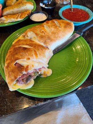 Regular Stromboli