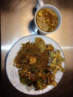 Garlic Chicken, Steamed Rice, Combo Lo Mein, Fried Wontons, Crab Rangoon & Hot & Sour Soup.