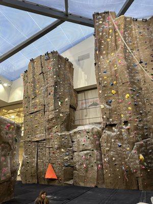 Rock climbing wall