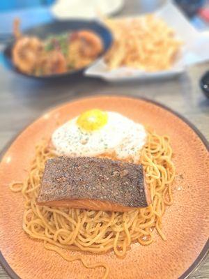 Garlic Noodles with Salmon .....and egg on top