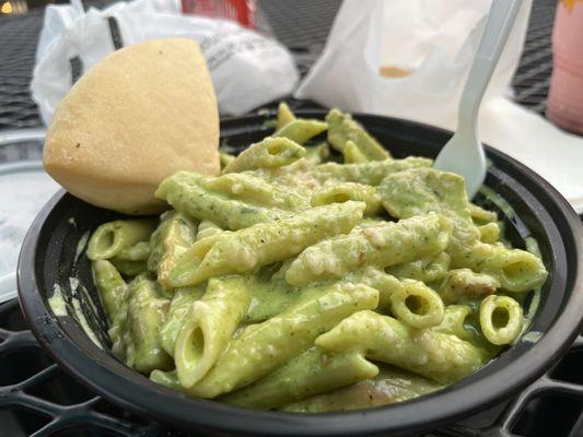 Pesto penne w chicken