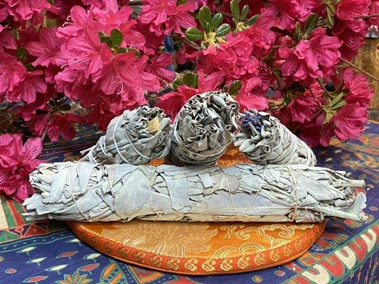 Wide selection of sage to cleanse & get rid of negativity.