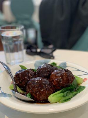 Shi zhi tou (meatballs)