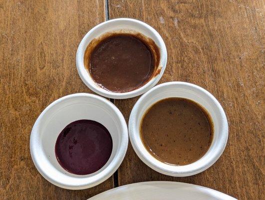 sauces: red wine, carolina mustard, fruity habanero