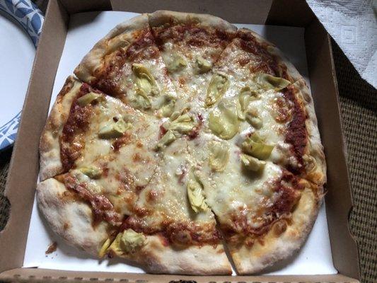 Delivery: medium pizza with artichokes and garlic crush.