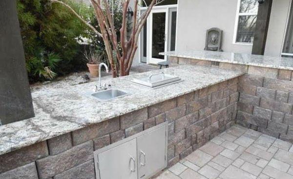 Another beautiful outdoor kitchen and another satisfied costumer