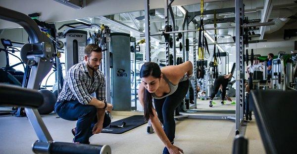 Dr. Kelley working with a physical therapy client in Fort Lauderdale.