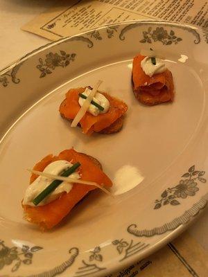 Appetizer on the house (crostini with chive cream cheese& salmon)