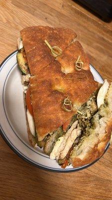 chicken pesto veggie sandwich