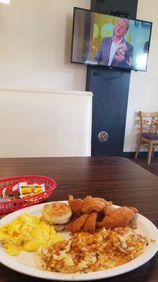 tv in dining area & catfish breakfast