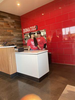 Donatos Pizza