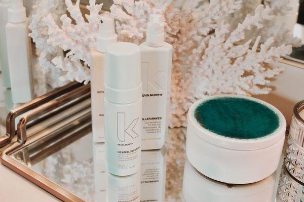 Valcana Elupt uses Kevin Murphy Haircoloring, treatment and styling products!