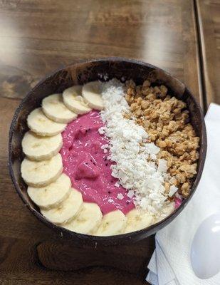 Dragon bowl with honey oat granola