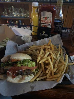 Cheeseburger and skinny fries