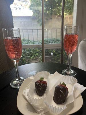 Bubbly and strawberries