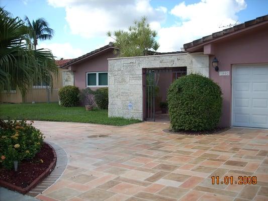 DRIVEWAY IN STAMPED CONCRETE