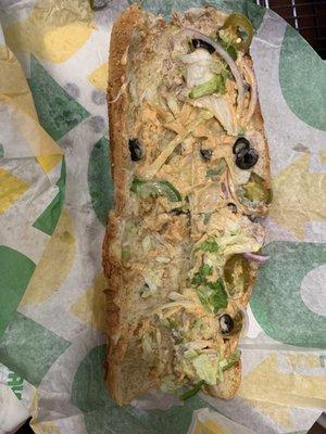 I ordered foot long tuna and I see no tuna