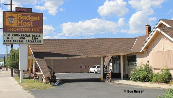 Budget Host Frontier Inn Exterior, Susanville, California.