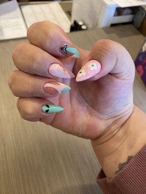 Alien manicure set