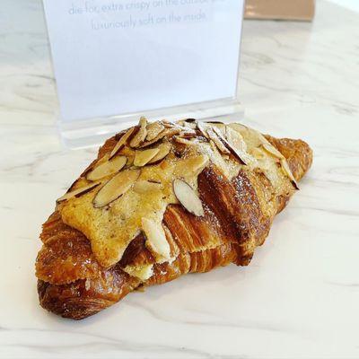 almond croissant