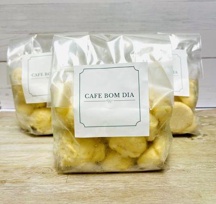 Take home - frozen pao de queijo!