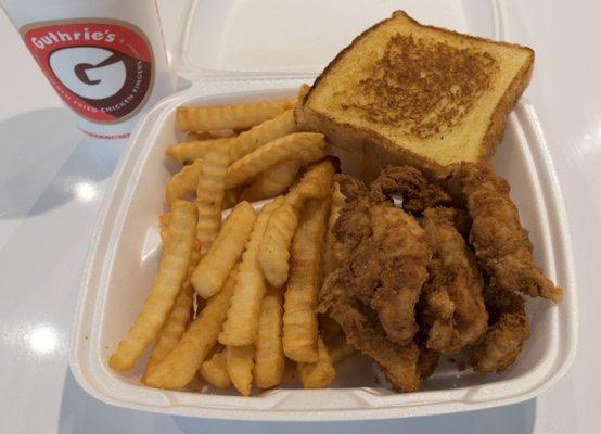 Chicken fingers and fries with Texas toast