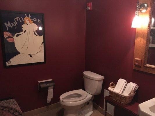 Did u know they have upstairs private rooms for big parties with a private restroom??