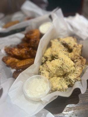 Wings (Parmesan Garlic and Hot)