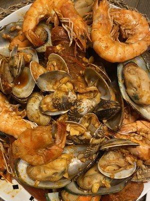 build your own combo - shrimp, mussels, & clams