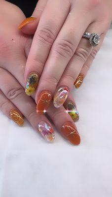 Nontoxic Hybrid Tap gel or dip powder nails with hand drawn Nails Art with fresh flowers