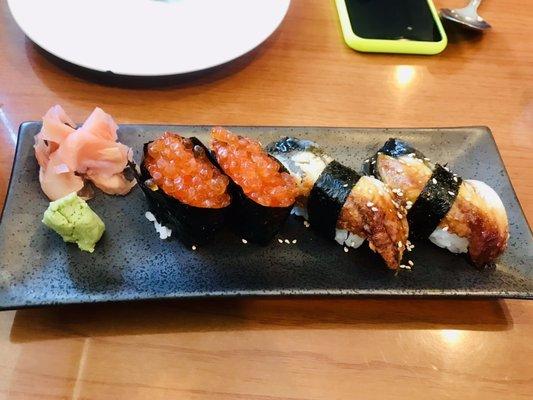 Salmon roe nigiri and eel nigiri