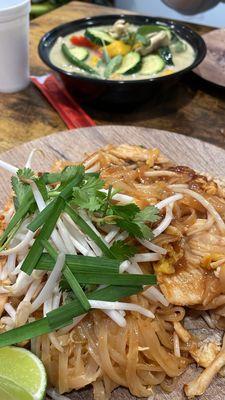 Chicken pad Thai