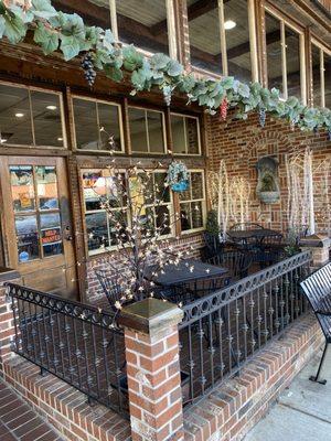 Cute front porch seating.