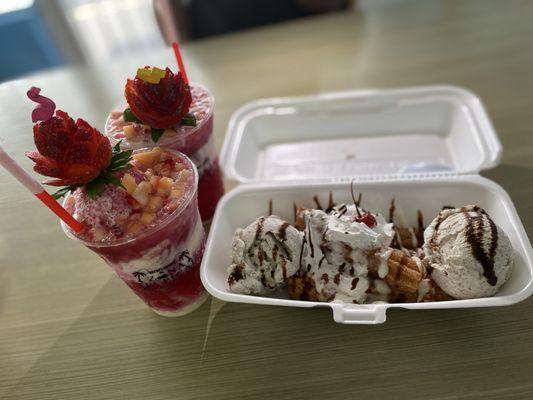 RASPA HAWAIIANA & CHURROS PREPARADAS CON NIEVE/ WITH ICE CREAM COOKIES N CREAM.