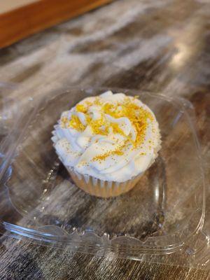 Vegan lemon curd cupcake