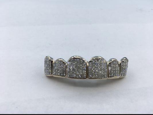 Diamonds trim in gold (call for an estimate on this set)