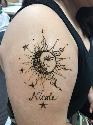 Sun & moon freestyle henna.