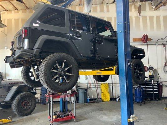 Jeep JK in for regear to 4.88