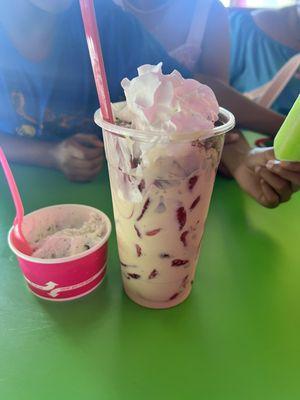 Cookies and cream ice cream and fresas con crema