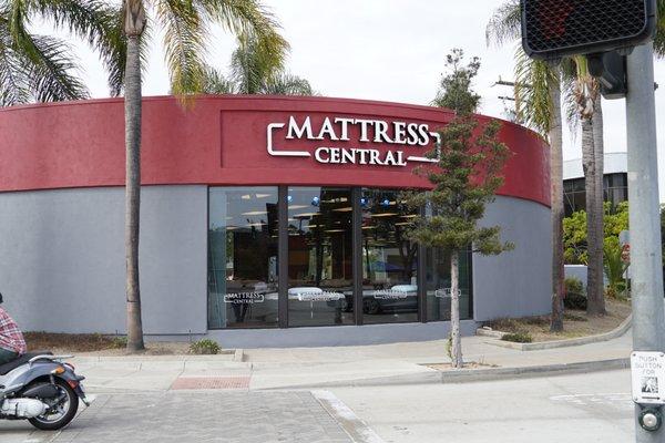 Culver City Mattress Central Main Corner