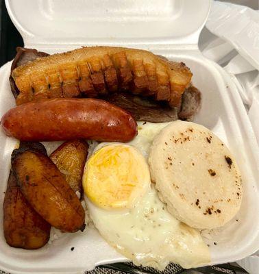 Bandeja Paisa .... 8/10