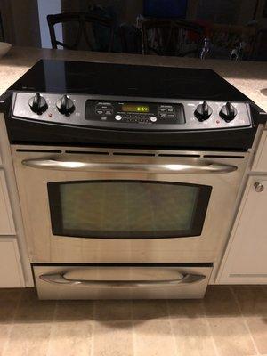 self cleaning oven (never used) with ceramic cook top under $100