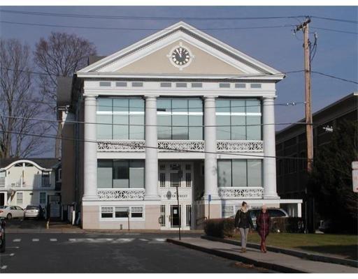 Center Street Condominiums: Located in Downtown Northampton