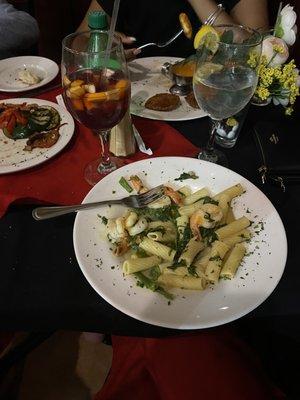 Rigatoni with shrimp and broccoli rabe