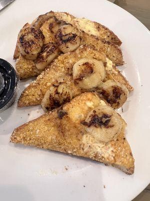 French toast with caramelized bananas